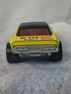 Vintage 1975 MATCHBOX DODGE CHALLENGER "TOYMAN" Die Cast Car - Thumbnail 4