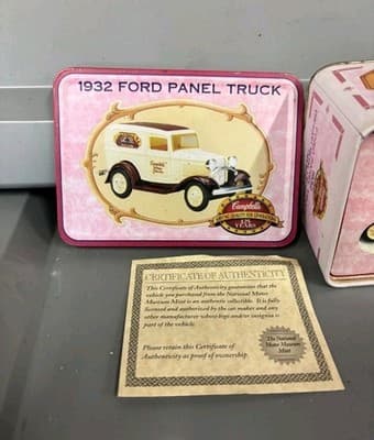 1932 Ford Panel Truck 1/43 scale Campbells Heritage Collection - Thumbnail 3