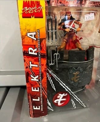 Marvel Diamond Select Elektra 7” Figure & Base Daredevil Marvel Legends NIP - Thumbnail 3