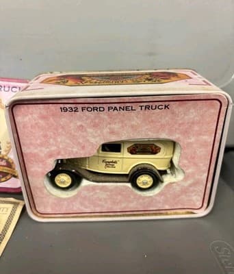 1932 Ford Panel Truck 1/43 scale Campbells Heritage Collection - Thumbnail 2