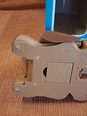 Vintage 1983 Mighty Hungry Hound Dog Coin Bank battery Op. Missing Battery Case - Thumbnail 11