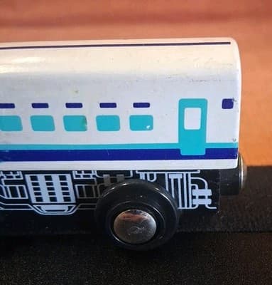 Vintage Wooden Magnetic White Train Engine - Brio Imaginarium Thomas Compatable - Thumbnail 2
