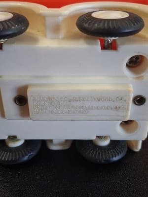 Snoopy 1975 Vintage Aviva Toy Co. Peanuts. Snoopy on Dog House, Friction Toy - Thumbnail 6