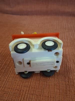 Snoopy 1975 Vintage Aviva Toy Co. Peanuts. Snoopy on Dog House, Friction Toy - Thumbnail 5