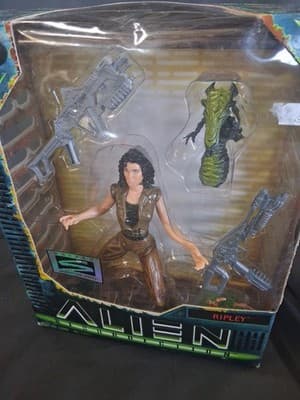 Kenner Alien Resurrection LT. Ripley Action Figure MIB Sealed #7400 (B72) - Thumbnail 9
