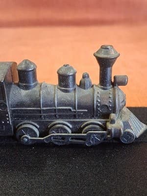 Vintage Diecast Metal TRAIN ENGINE Pencil Sharpener Locomotive Made In Hong Kong - Thumbnail 2