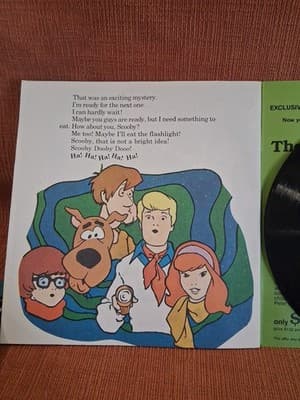 Hanna Barbera SCOOBY DOO and The Mystery Of The Strange Paw Prints Book & Record - Thumbnail 4