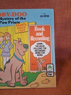Hanna Barbera SCOOBY DOO and The Mystery Of The Strange Paw Prints Book & Record - Thumbnail 2