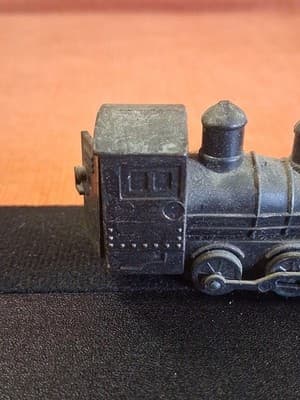 Vintage Diecast Metal TRAIN ENGINE Pencil Sharpener Locomotive Made In Hong Kong - Thumbnail 3