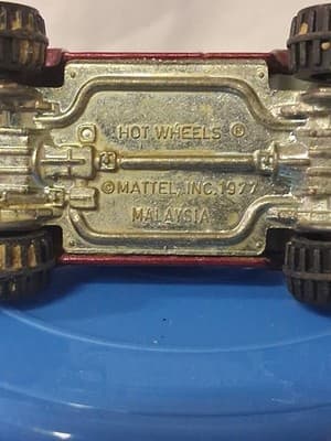 Hot Wheels Bywayman Red Chevrolet Pickup Truck 1:64 Diecast Gold Wheels 1977 - Thumbnail 6
