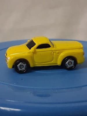 Playmates Speedeez Micro Size Roller Ball Chevy SSR CONCEPT Yellow 2003 - Thumbnail 3