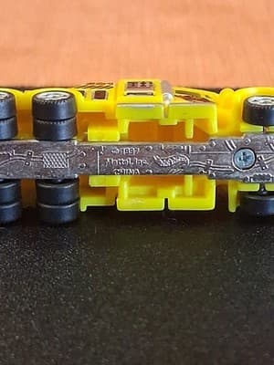 Hot Wheels Micro Planet Yellow Tow Truck "Tow Patrol" Loose 1997 - Thumbnail 8
