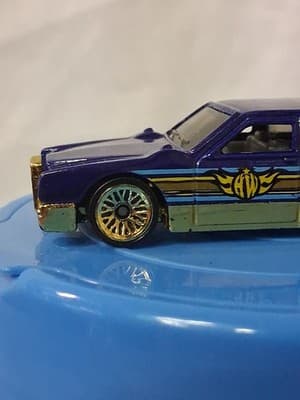 1990 Hot Wheels City Mayor Limo Blue Purple Gold Diecast Car 3" Long - Thumbnail 5