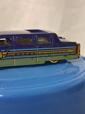 1990 Hot Wheels City Mayor Limo Blue Purple Gold Diecast Car 3" Long - Thumbnail 6
