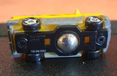 Vintage 2003 Playmates Speedeez Chevy Avalanche Roller Ball Car Micro Yellow - Thumbnail 5
