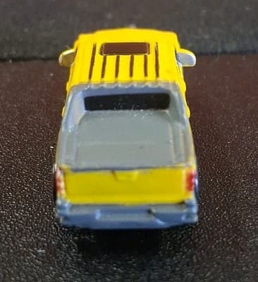 Vintage 2003 Playmates Speedeez Chevy Avalanche Roller Ball Car Micro Yellow - Thumbnail 4