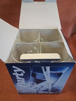 Bormioli Rocco Figlio Martini Glasses Set of 4 Barware Cocktail 9 1/4oz Stemware - Thumbnail 4