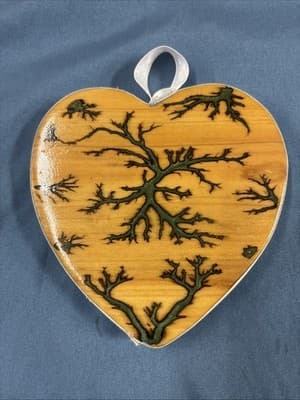 Ceder Wood High Voltage Wood Art, Electrocuted Burned Wall Hangers Heart Shape