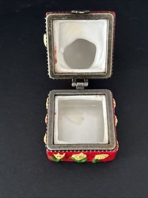 Porcelain Hinged Trinket Box Humpty Dumpty - Thumbnail 7