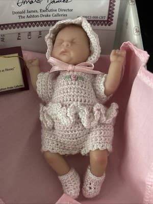 Vintage Ashton Drake Miniture Doll. In Original Box"Sweet as honey" - Thumbnail 4