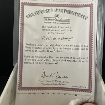 Ashton-Drake/Dorothy Steven 5in, "Fresh As A Daisy" Certificate, NIB. - Thumbnail 2