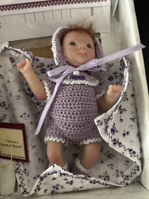 Ashton Drake Warm As A Summer Breeze Doll Miniature Newborn 2008 5” NEW NIB - Thumbnail 4