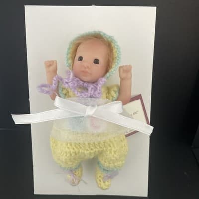 Ashton-Drake Galleries "Easy as ABC" Collectible Baby Doll Sweet as You Please - Thumbnail 3