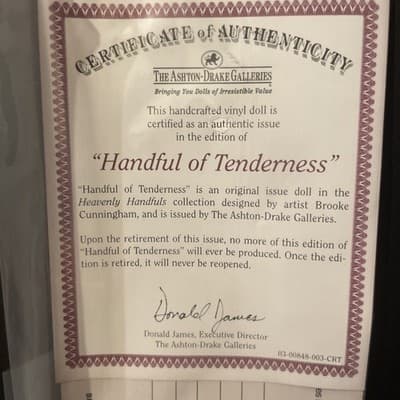 Ashton-Drake Galleries "Handful of Tenderness" Baby Doll Sweet as You Please - Thumbnail 2