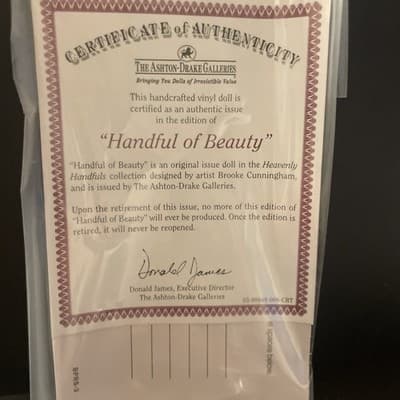 New THE ASHTON-DRAKE GALLERIES handful of beauty 5" BABY DOLL COA real reborn - Thumbnail 2