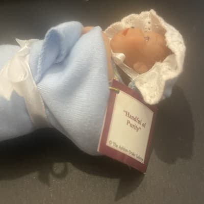 New Ashton Drake Galleries “Handful Of Purity” Vinyl Doll NEW Never Removed - Thumbnail 3