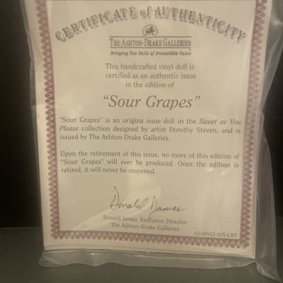 SOUR GRAPES 4 INCHE BABY DOLL FROM ASHTON DRAKE GALLERIES MINT IN SHIPPER - Thumbnail 4