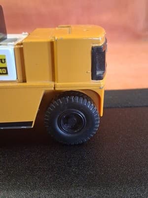 VINTAGE JAPAN KOMATSU FORKLIFT FD40 RARE, INCOMPLETE - Thumbnail 4