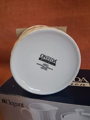 Oneida Simply Elegant Ariel Sugar & Creamer Set New open Box - Thumbnail 7