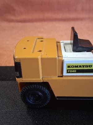 VINTAGE JAPAN KOMATSU FORKLIFT FD40 RARE, INCOMPLETE - Thumbnail 10