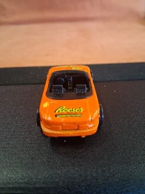 Hot Wheels Reese’s Convertible Sugar Rush Series Mazda MX-5 - Thumbnail 5