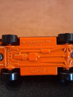 Hot Wheels Reese’s Convertible Sugar Rush Series Mazda MX-5 - Thumbnail 7