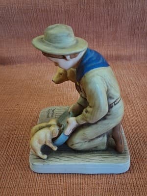Lovely Good Friends Boy Scout Norman Rockwell Ceramic Figurine (Missing 1 Dog) - Thumbnail 8