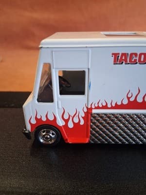Deadpool Taco Truck - White - Diecast Metal - 1:32 Scale - Thumbnail 6