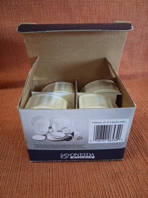 Vtg Oneida Kitchen Set of 4 White Simply Elegant Ceramic Ariel Napkin Rings - Thumbnail 3