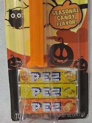 Halloween Ghost PEZ Candy Dispenser With Refills Seasonal Candy Flavor Brand New - Thumbnail 2