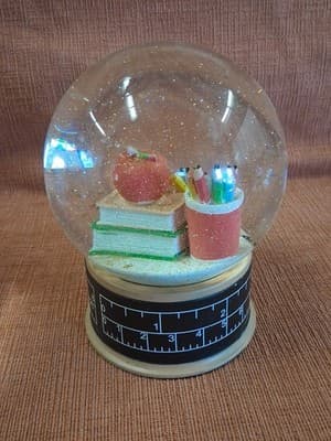 Teach Apple, A+, Books, Pencils, & Slide Rule Snow Water Globe Very Clear! - Thumbnail 5