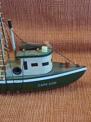 WOOD FISHING BOAT FIGURINE 5" x 4" CAPE COD - Thumbnail 4
