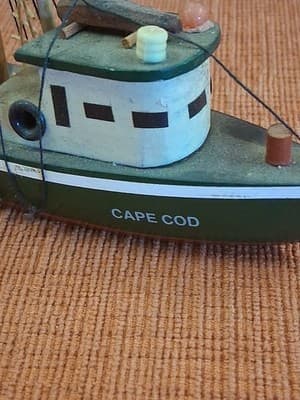 WOOD FISHING BOAT FIGURINE 5" x 4" CAPE COD - Thumbnail 12