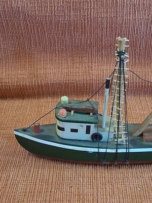 WOOD FISHING BOAT FIGURINE 5" x 4" CAPE COD - Thumbnail 7