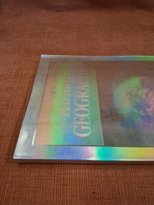 National Geographic Dec 1988 Holographic Cover With Endangered Earth Map - Thumbnail 3