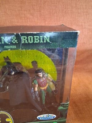Batman & Robin Figures Toys R Us Exclusive DC Comics 2007 Mattel - Thumbnail 3