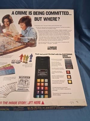 1979 STOP THIEF Electronic Cops & Robbers Board Game COMPLETE - New Battery - Thumbnail 4