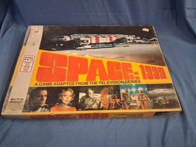Space 1999 - Milton Bradley Board Game TV Series Complete Vintage! Unpunched