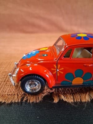 New 5" Kinsmart 1967 Volkswagen Beetle w/ Flowers Decals Diecast Model 1:32 Red - Thumbnail 3