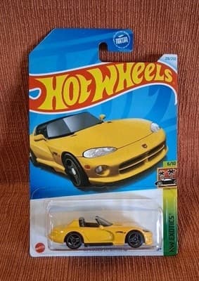 Hot Wheels HW Exotics 6/10 '92 Dodge Viper RT/10 218/250 Yellow
